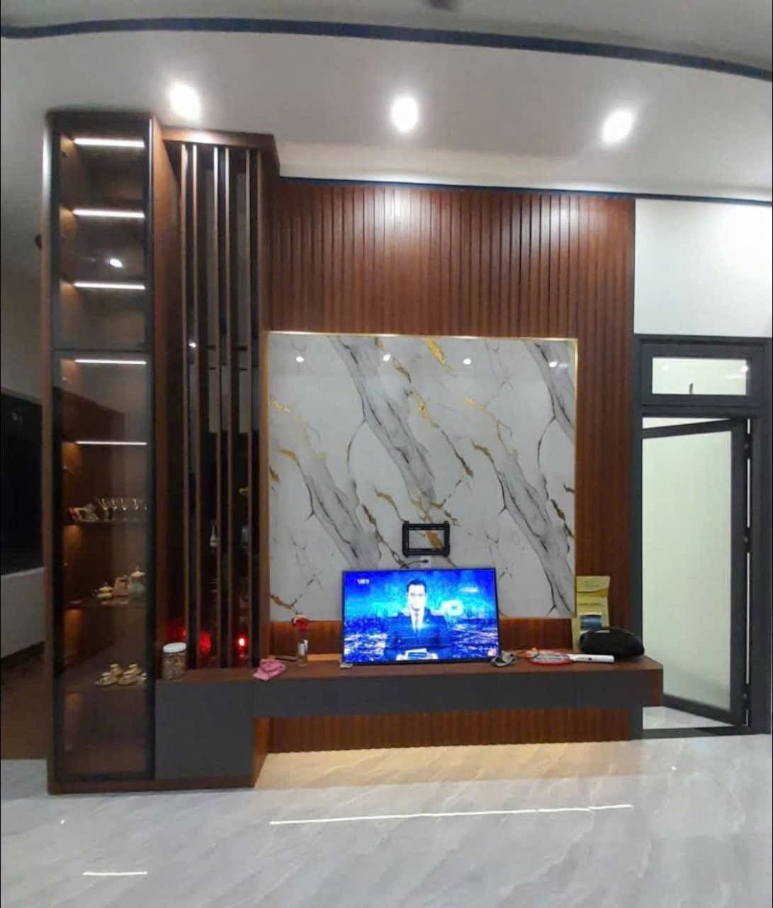 Thi công kệ vách tivi 