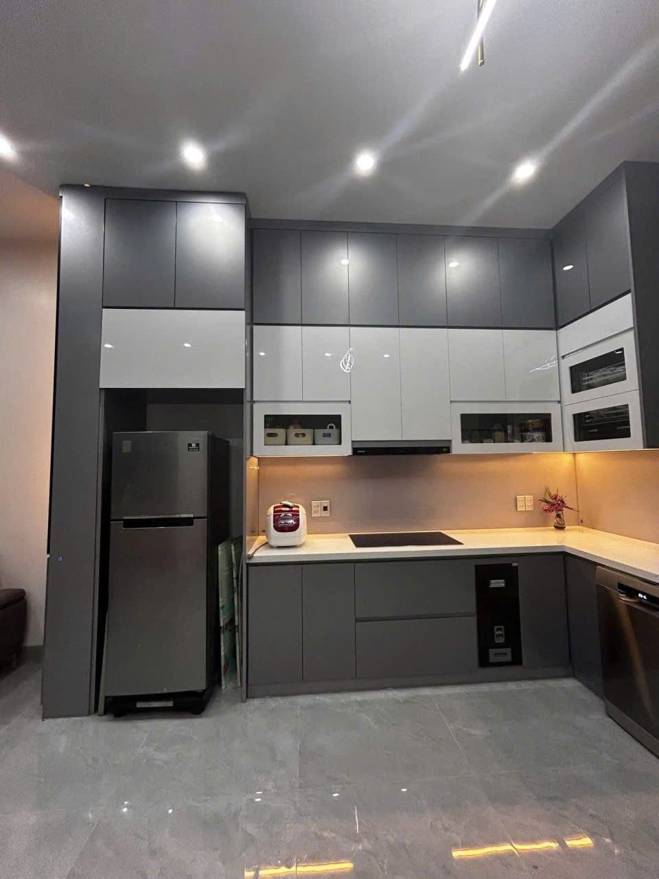 Tủ bếp chữ L hiện đại
