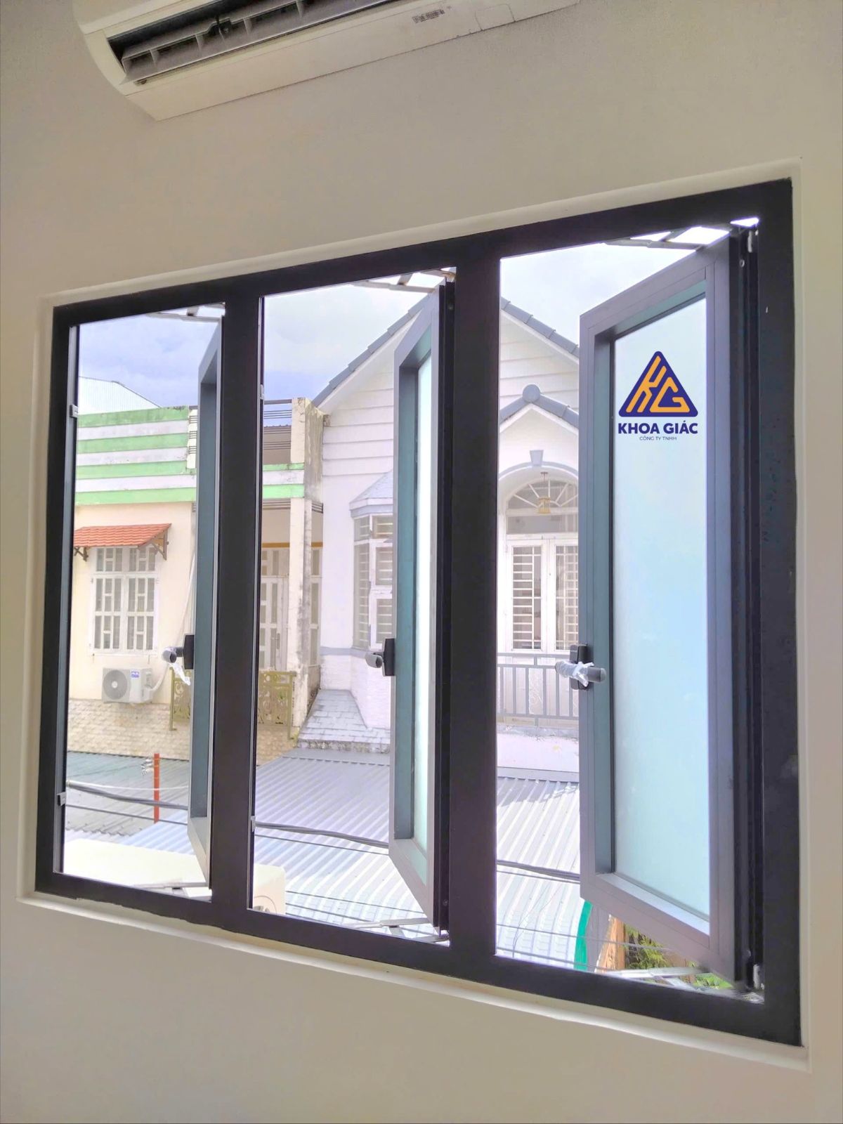 Thi công cửa sổ nhôm kính