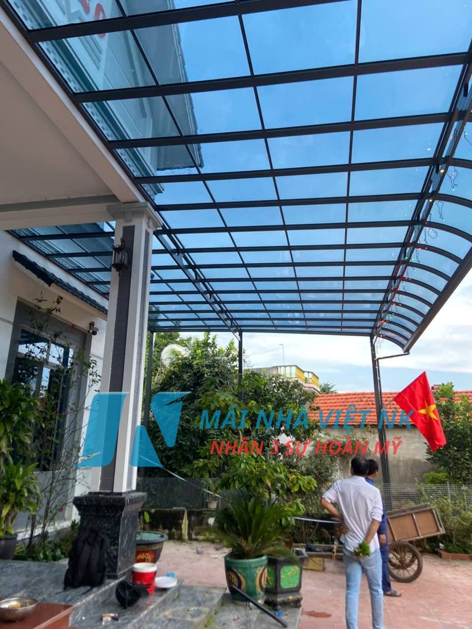 Mái che  Poly sân rộng