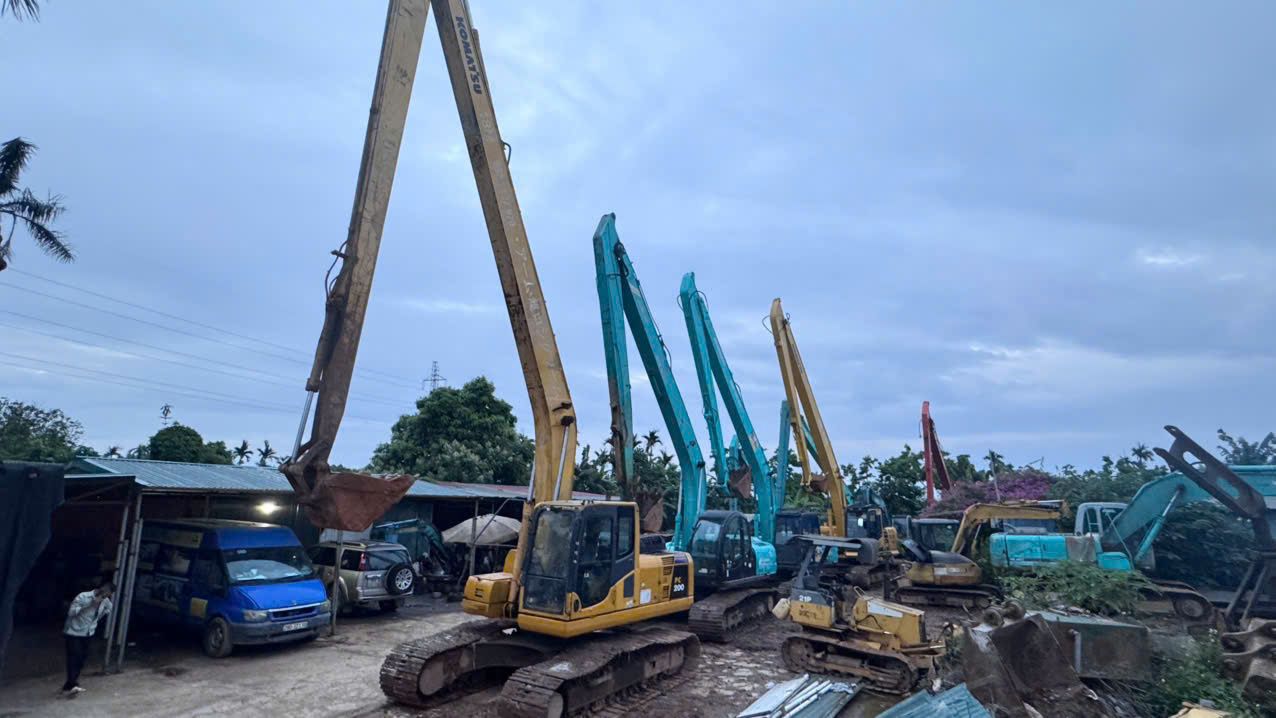 Bàn giao dự án cho thuê máy xúc cần dài