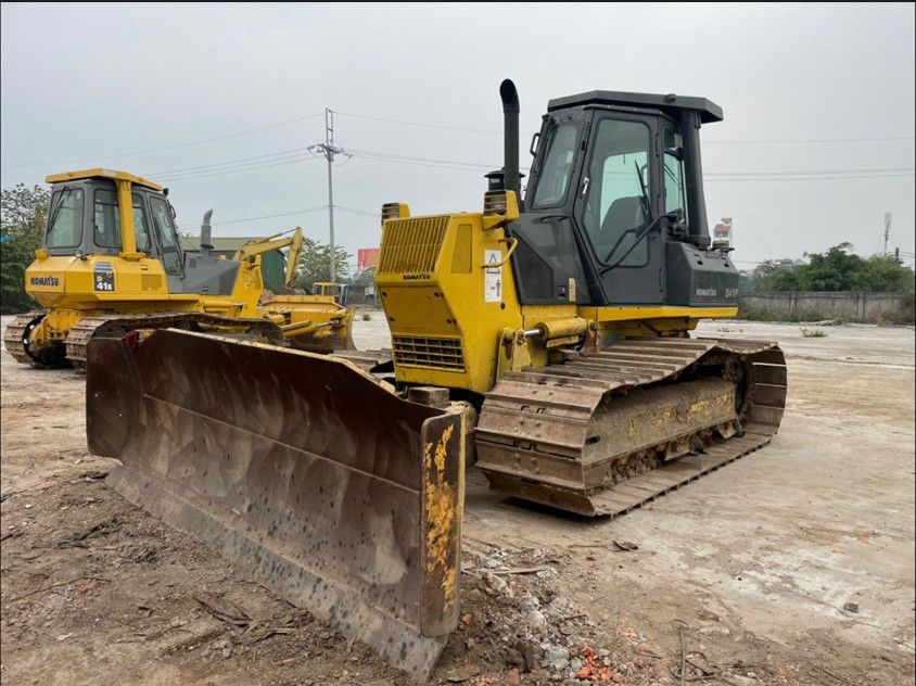 CHO THUÊ XE ỦI  MÁY ỦI ĐẤT