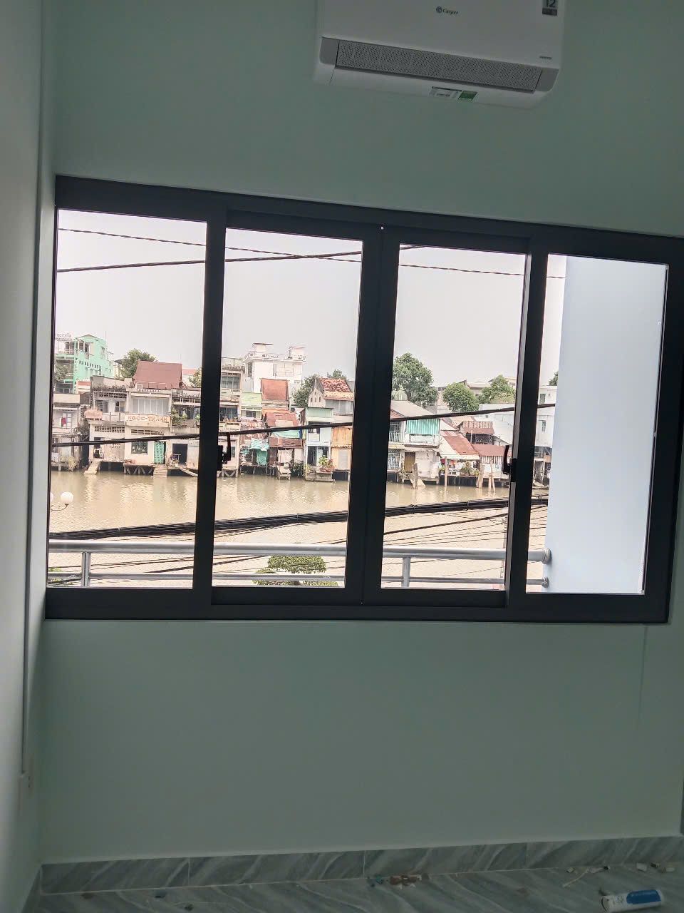 Cửa sổ nhôm kính