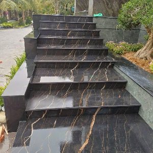 Thi công đá ốp cầu thang 