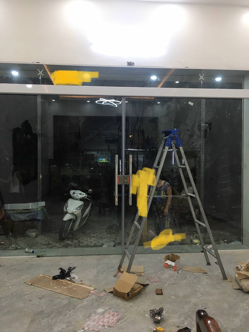 Sửa chữa cửa kính cường lực