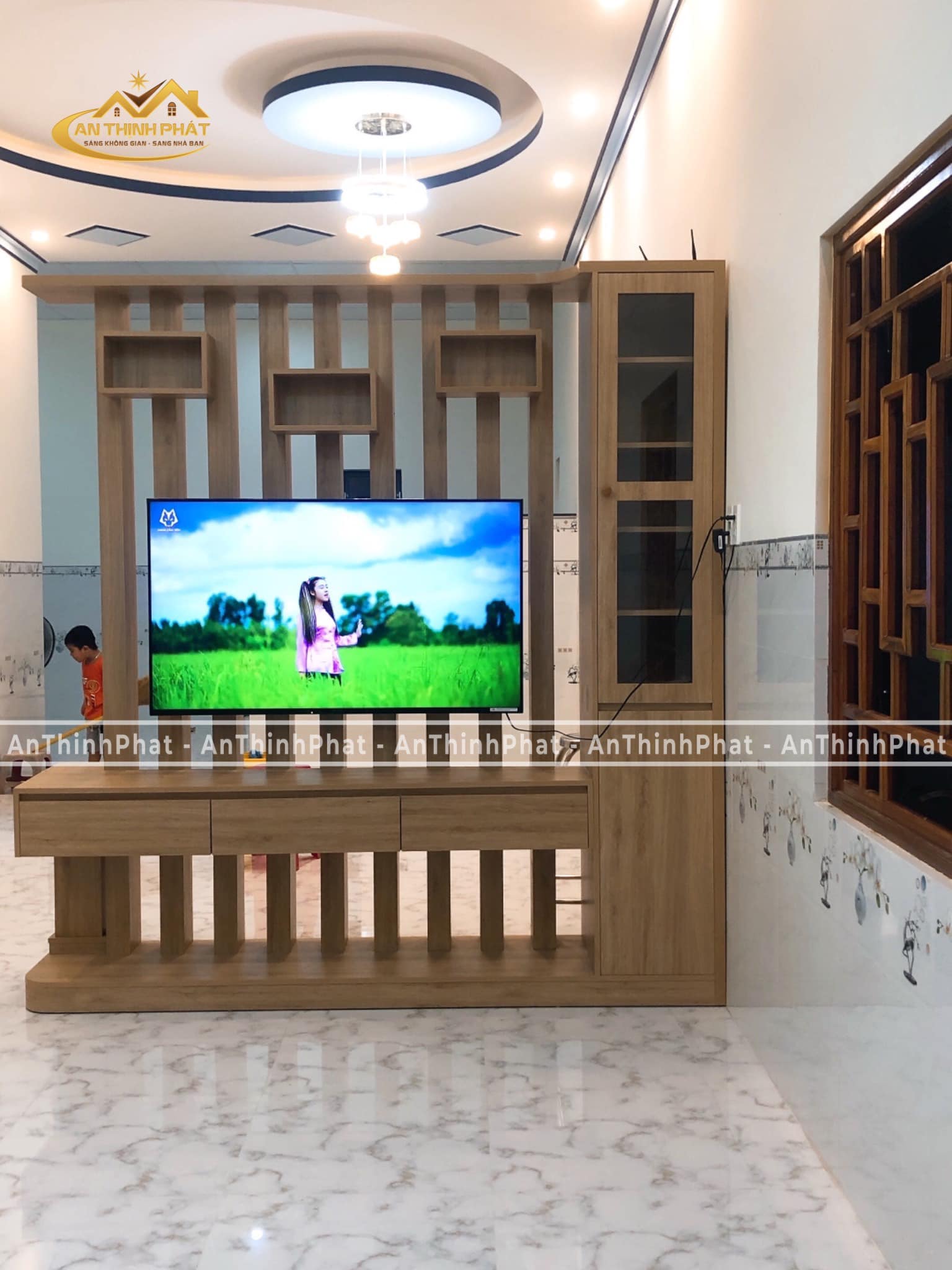 Vách ngăn kết hợp kệ tivi 