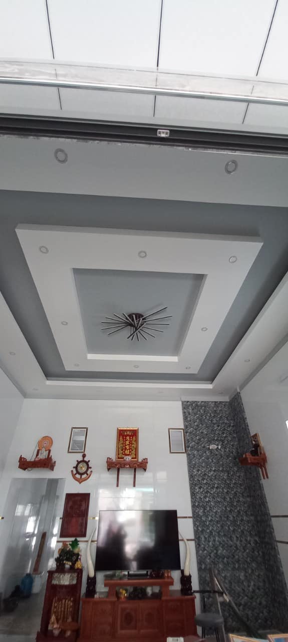 Trần thạch cao giật cấp