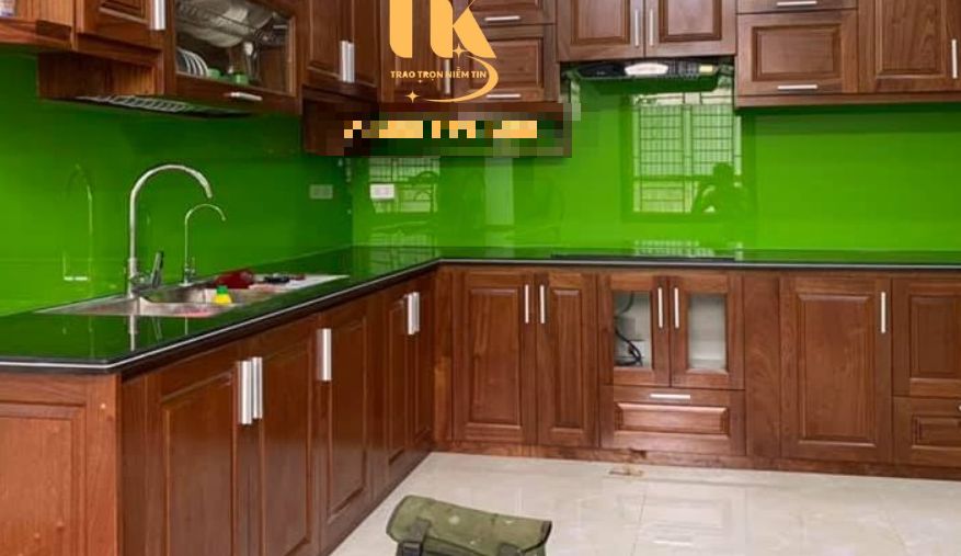 Kính ốp bếp màu xanh lá 