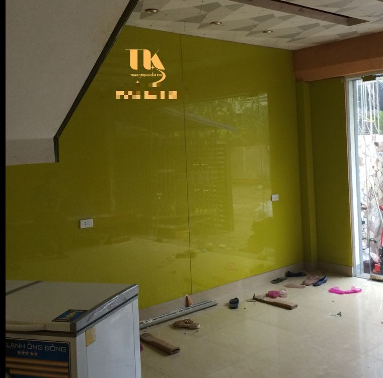 Kính ốp tường vàng chanh 