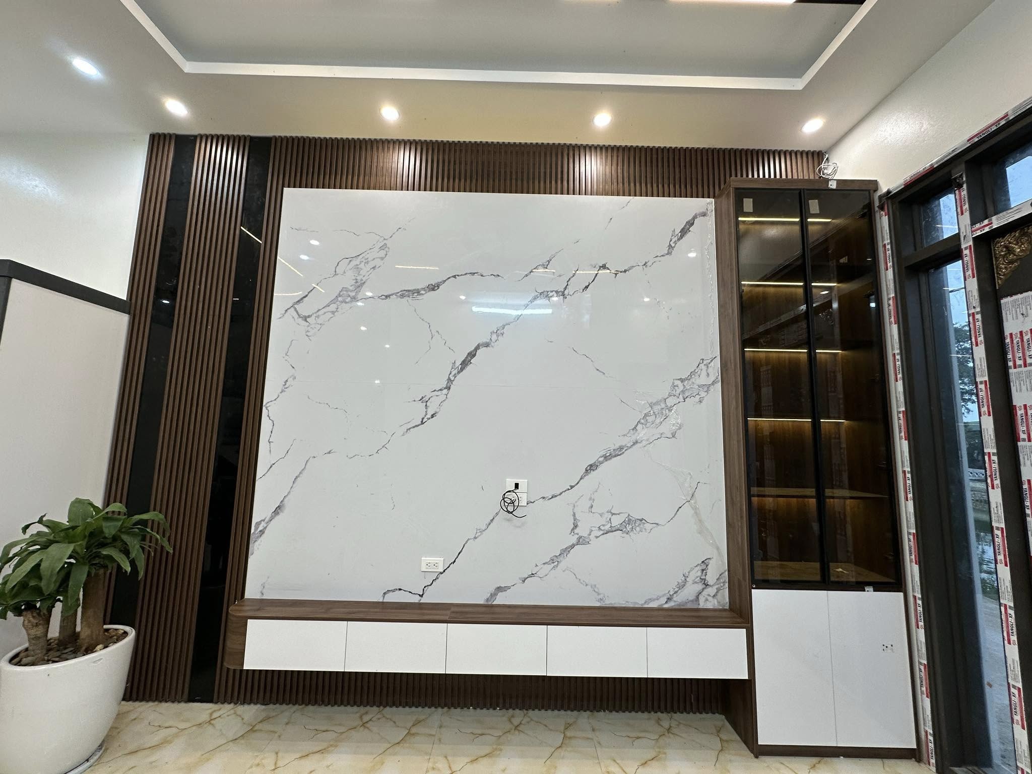 Kệ vách tivi hiện đại