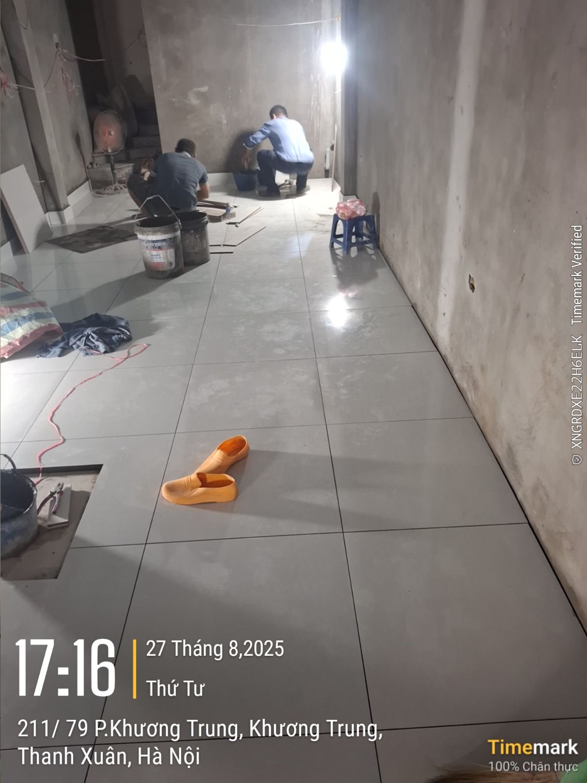 Thi công lát gạch nền 