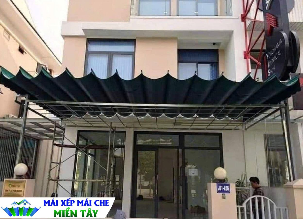 Mái lượn sóng trước hiên nhà 