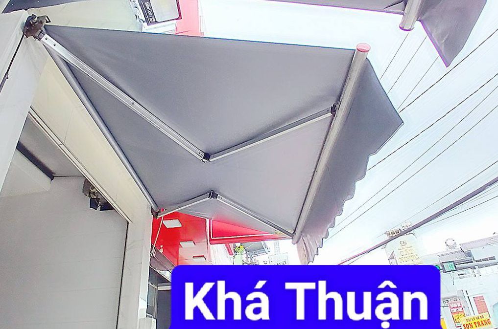 Thi công mái hiên quay xám trơn