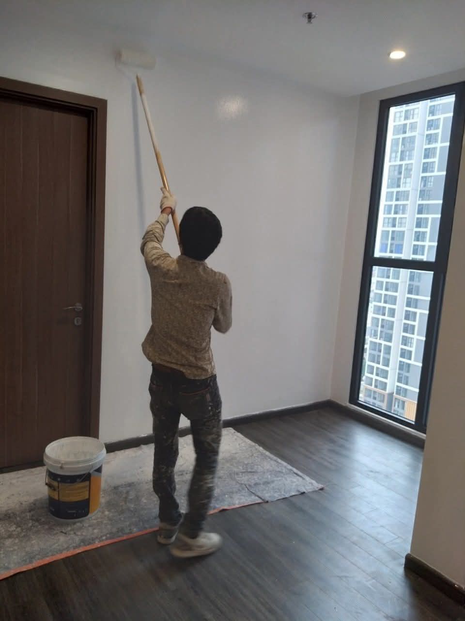 Thi công sơn tường