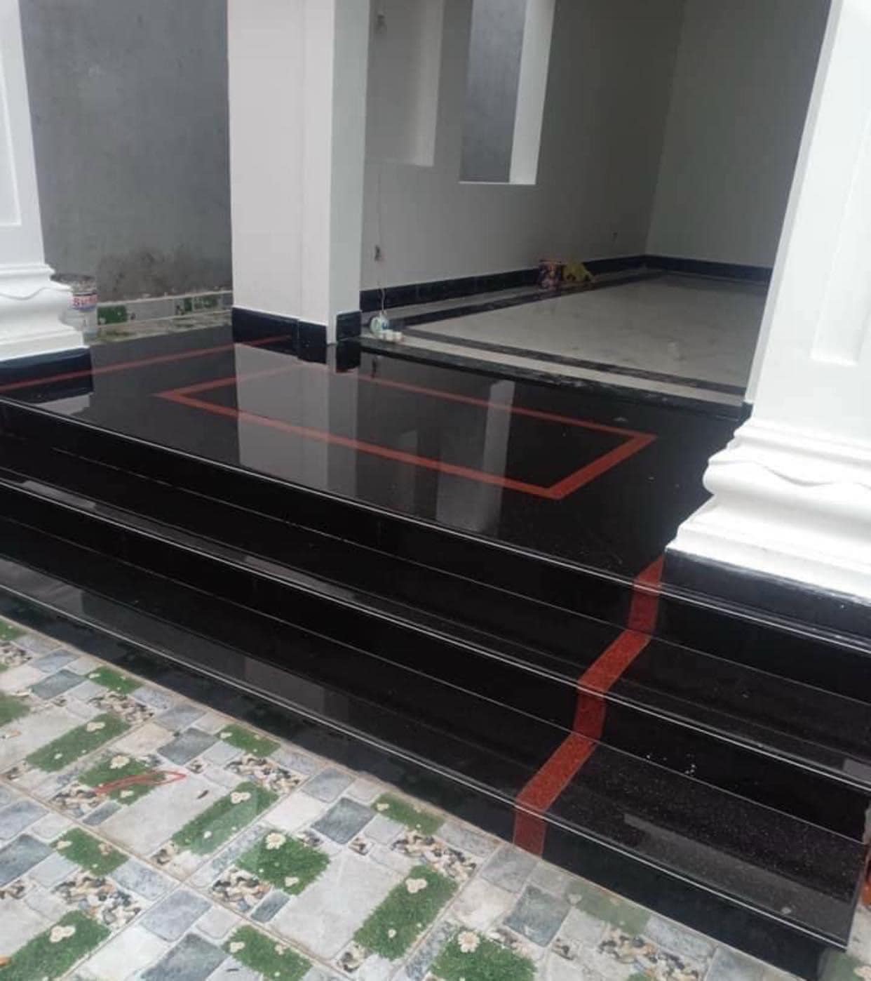 Thi công đá ốp bậc tam cấp