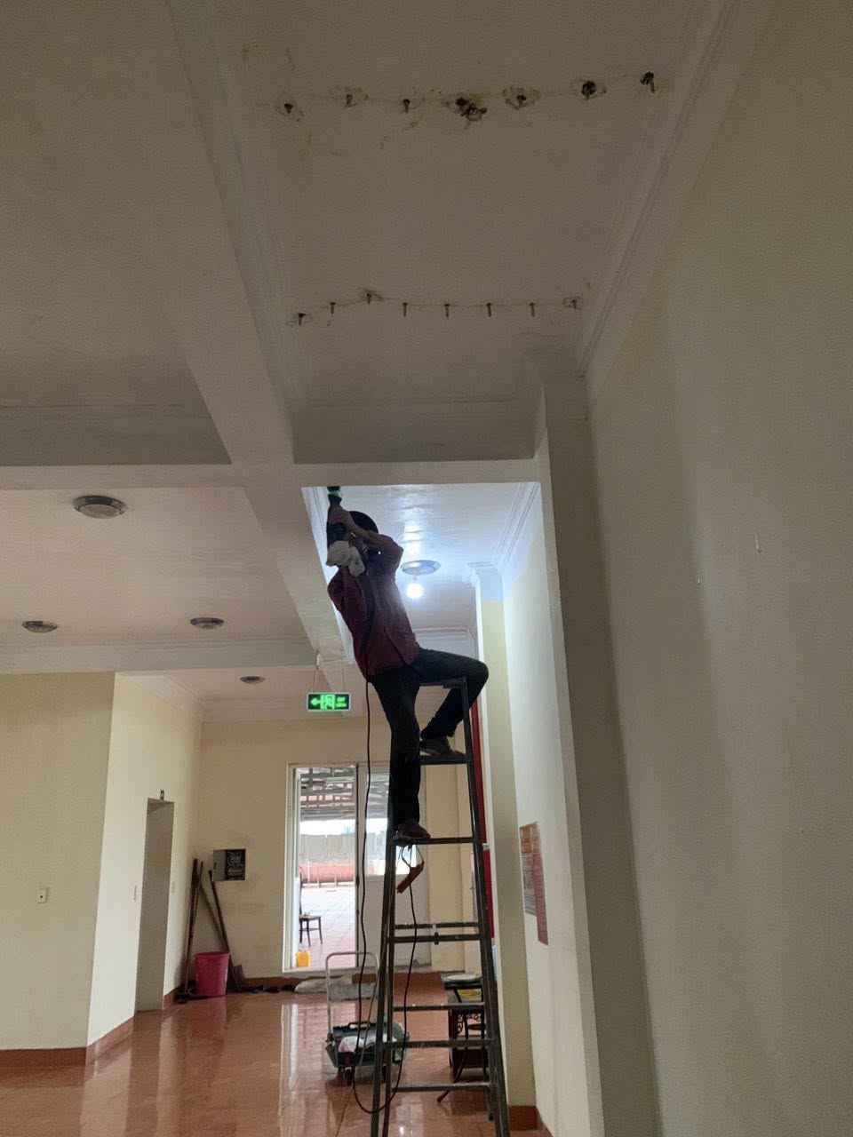 Dịch vụ chống thấm trần nhà