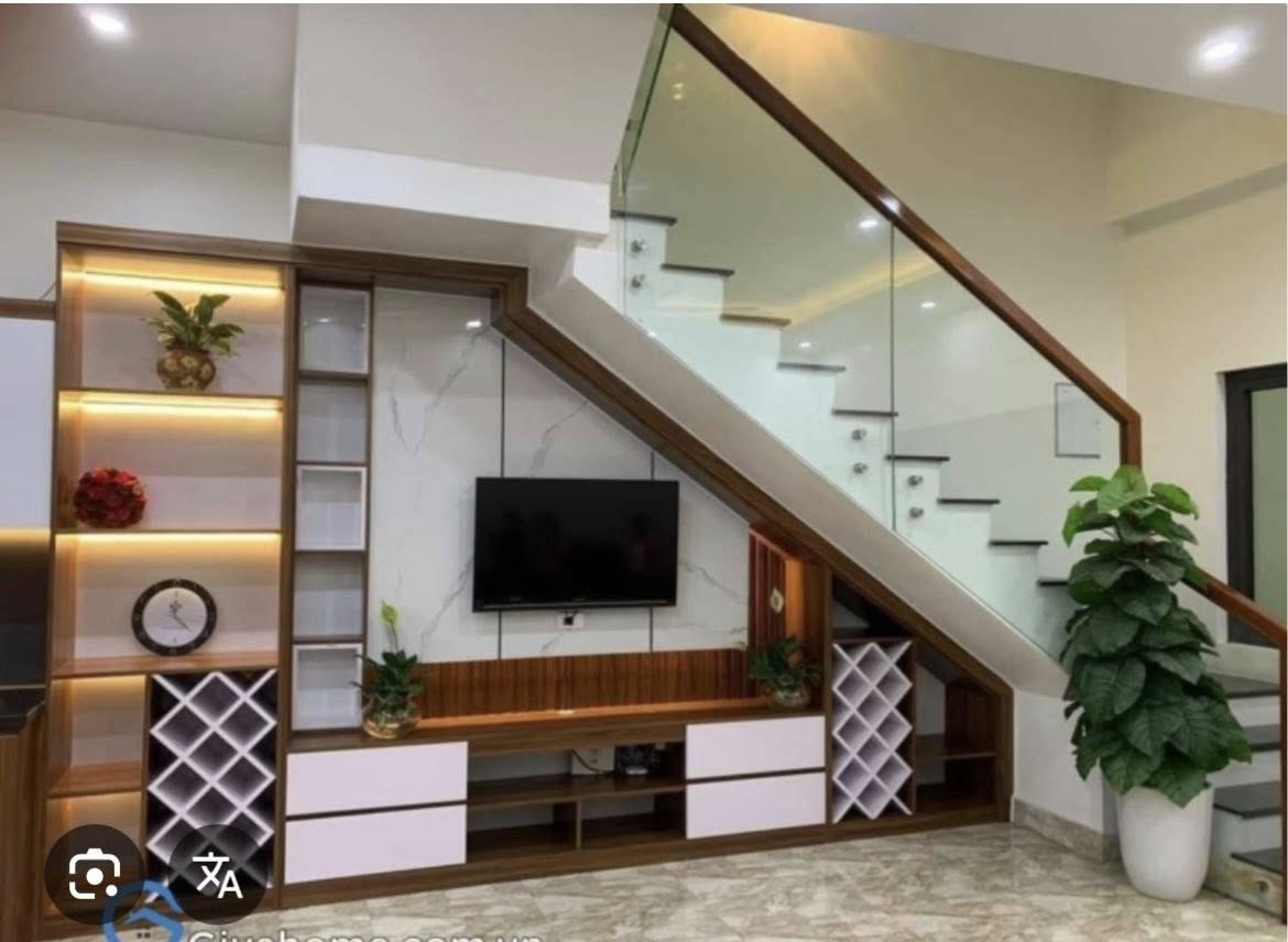 Kệ tivi dưới gầm cầu thang 