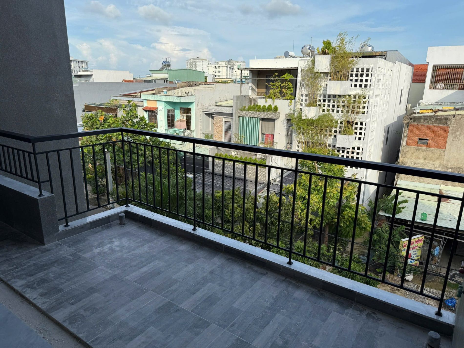 Lan can sắt ban công 