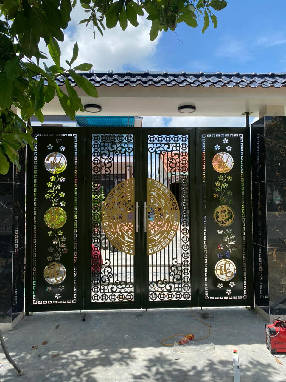 Cổng sắt 