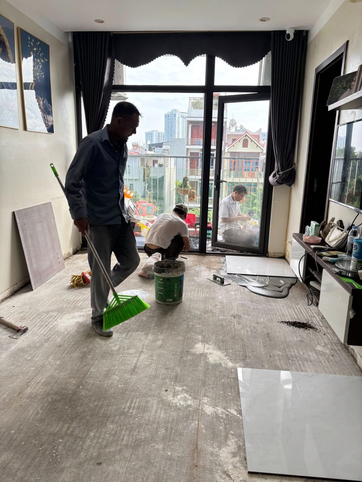 Hoàn thiện lát gạch cho căn hộ 