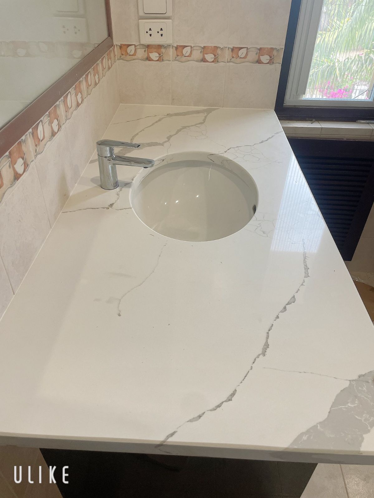 Dòng đá Royal Quart ốp lavabo
