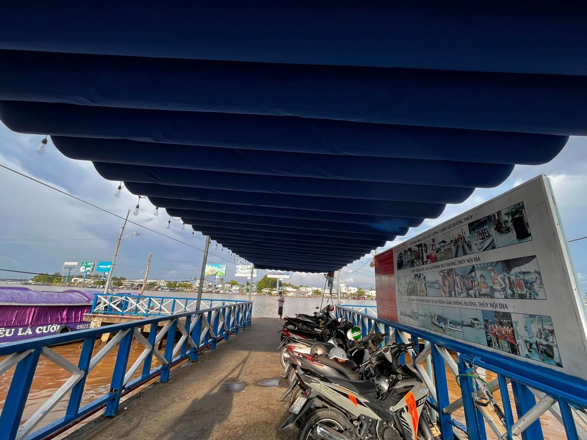 Mái xếp lượn sóng 