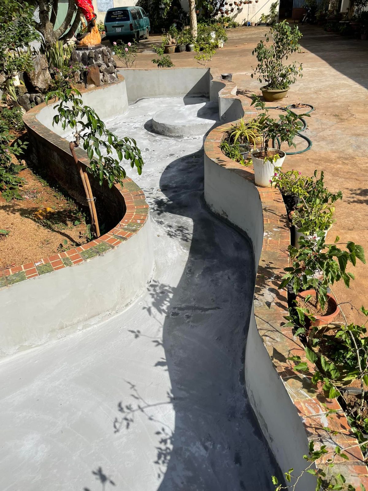 Chống thấm hồ cá koi 