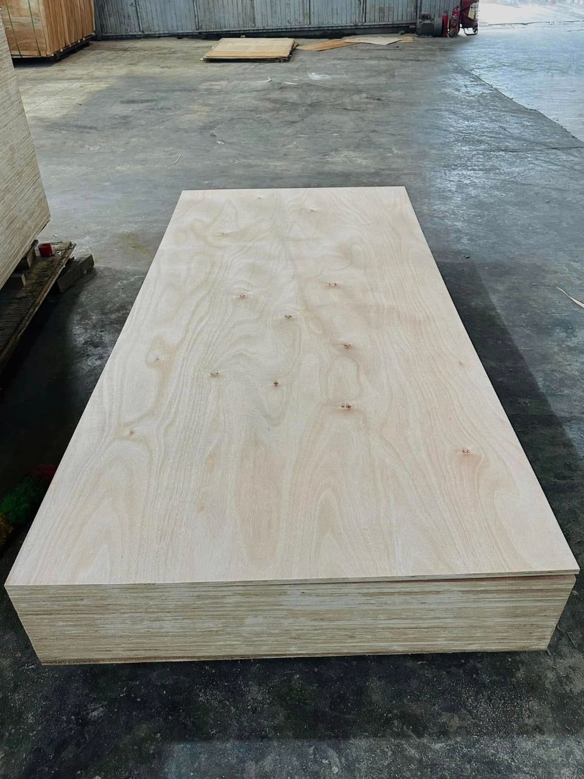 Gỗ ván ép tự nhiên sáng màu