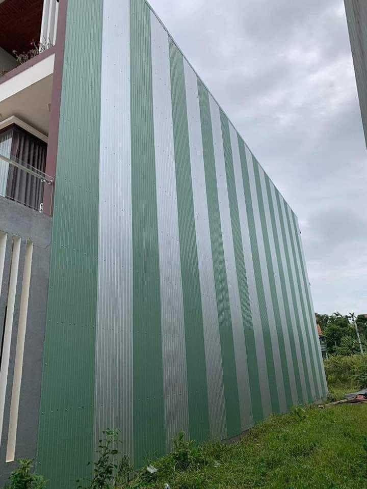 Thi công đóng tôn chống thấm tường 