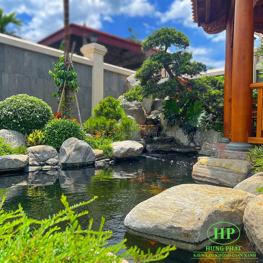 Hồ cá ngoài trời hiện đại kết hợp phong cách sân vườn Nhật Bản