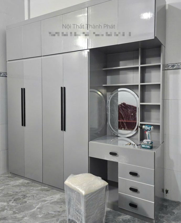  Tủ quần áo kết hợp bàn trang điểm