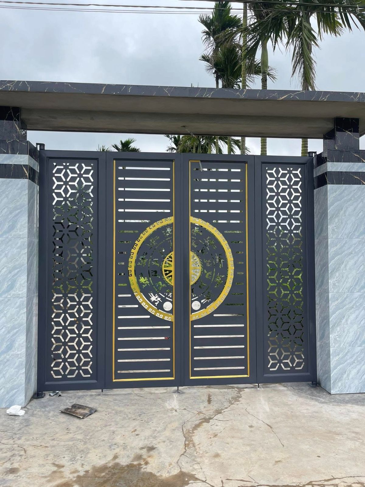Cổng sắt 