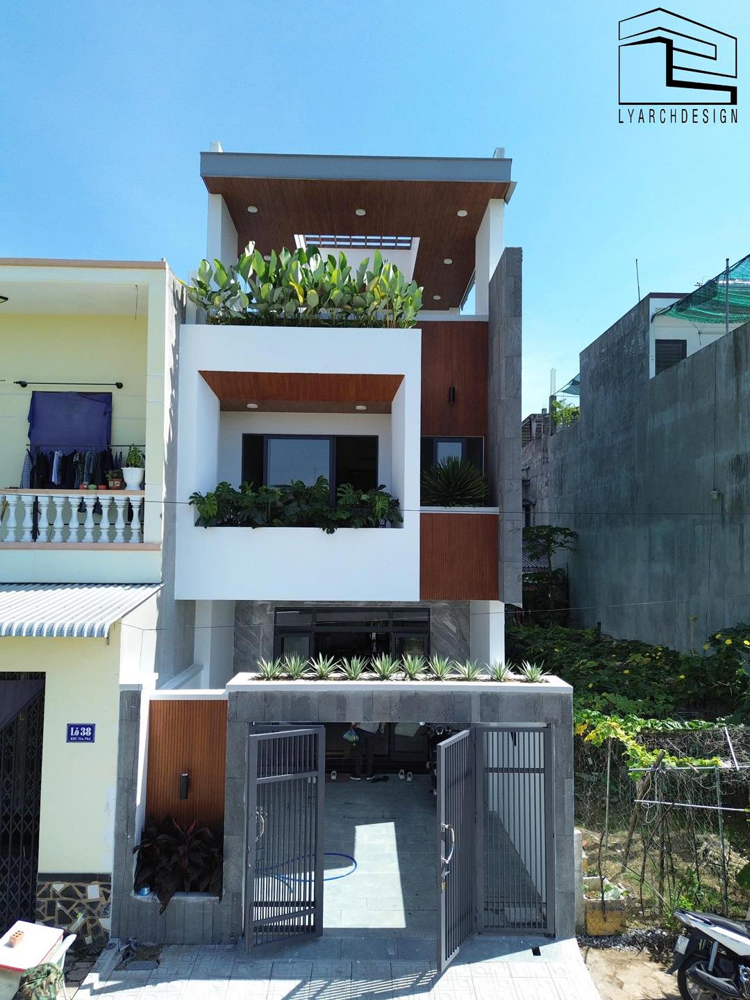 Nhà phố 3 tầng hiện đại