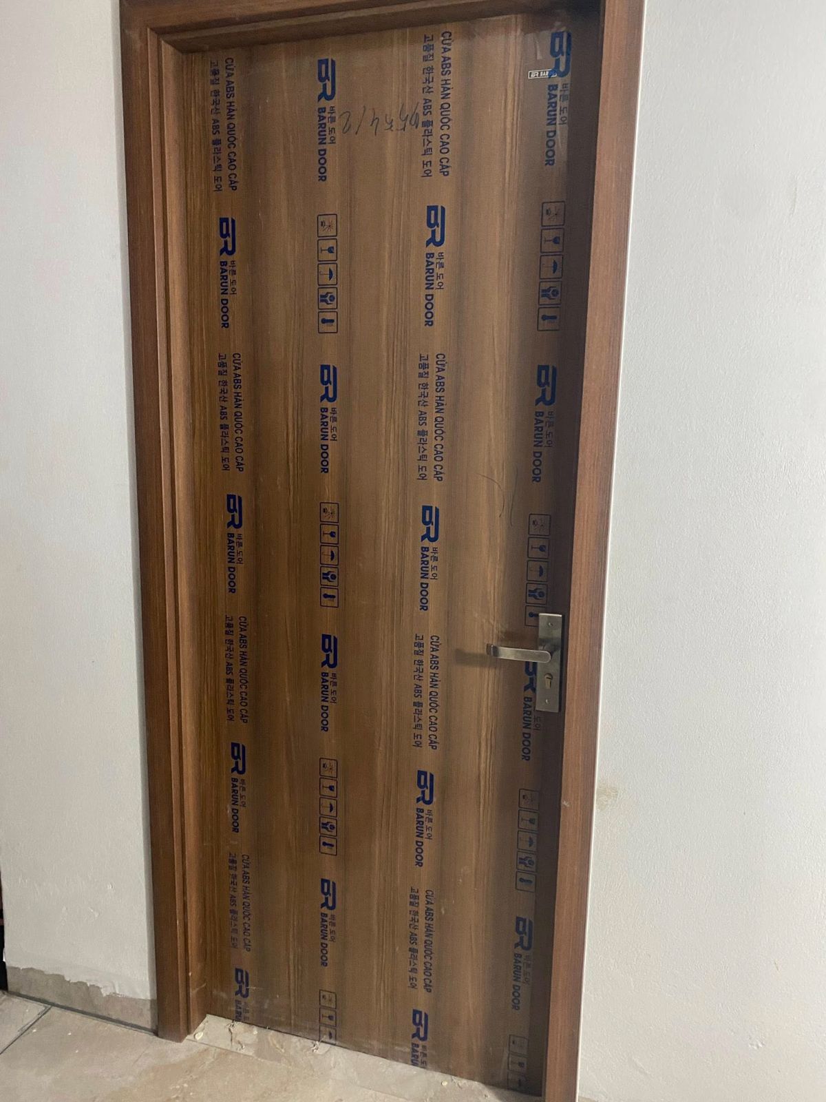 CỬA NHỰA ABS 