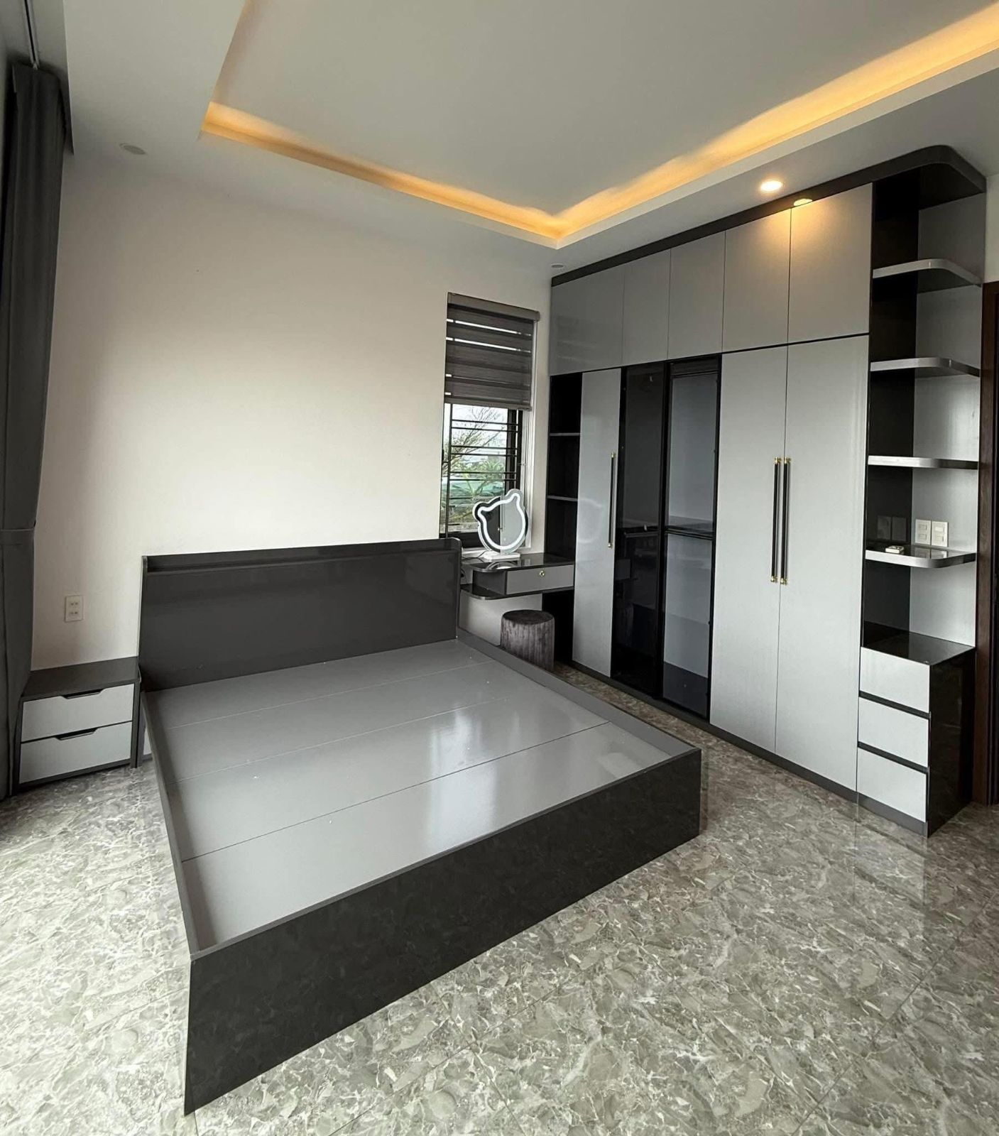 Nội thất nhựa trong ảnh 
