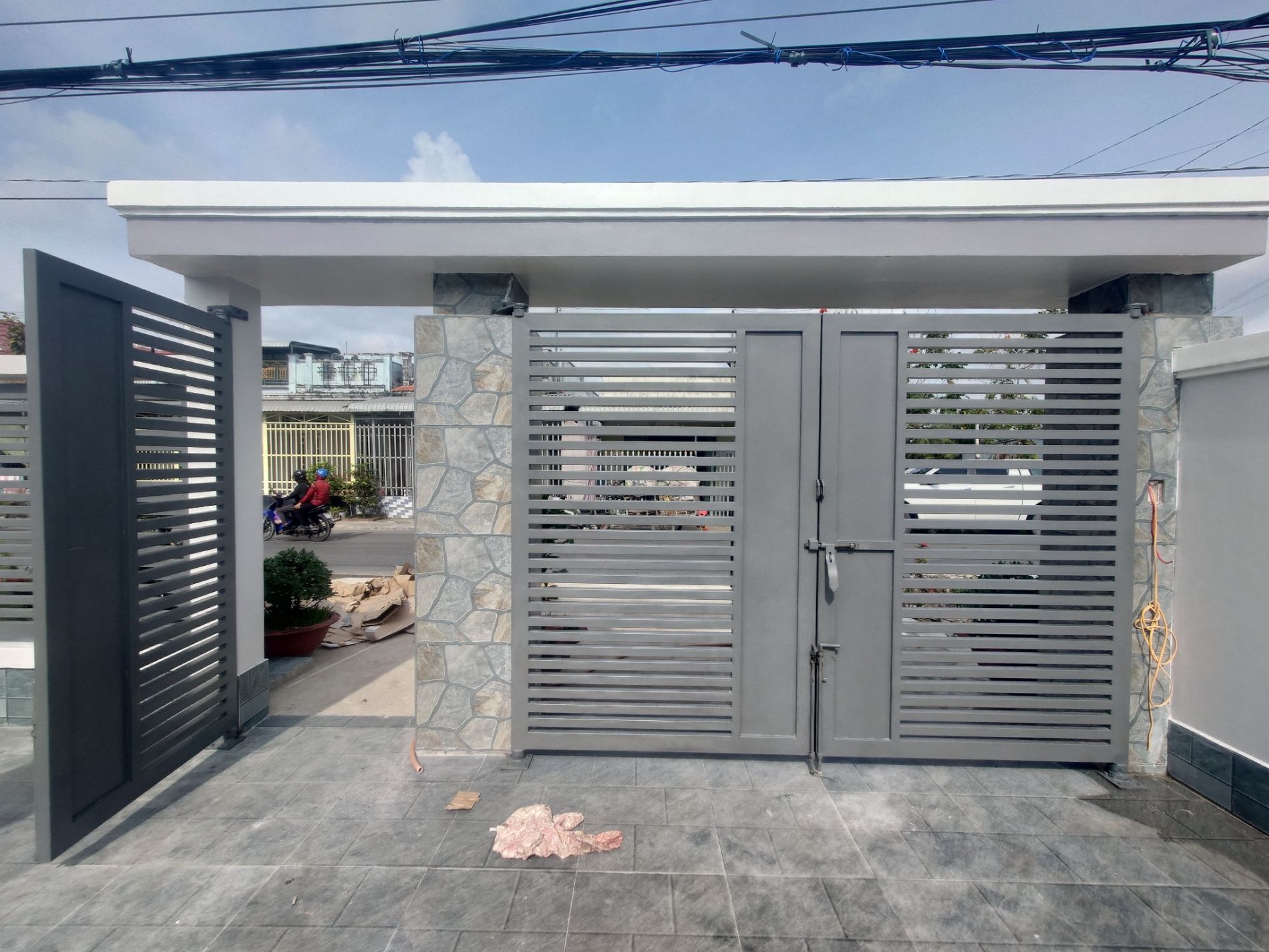 Cửa cổng lùa sắt