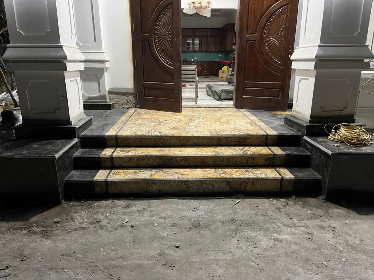 Ốp đá bậc tam cấp 