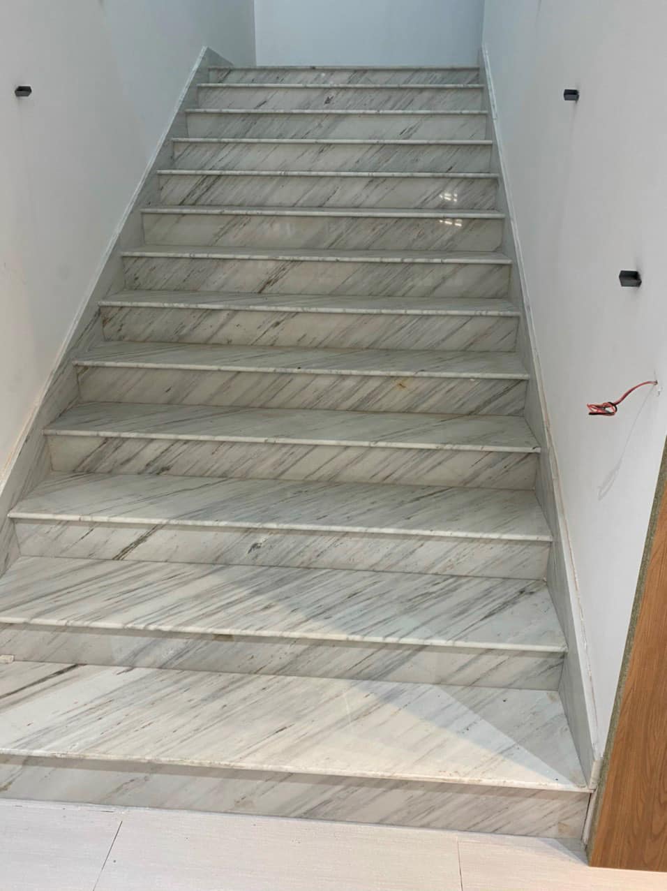 Đá marble ốp cầu thang 