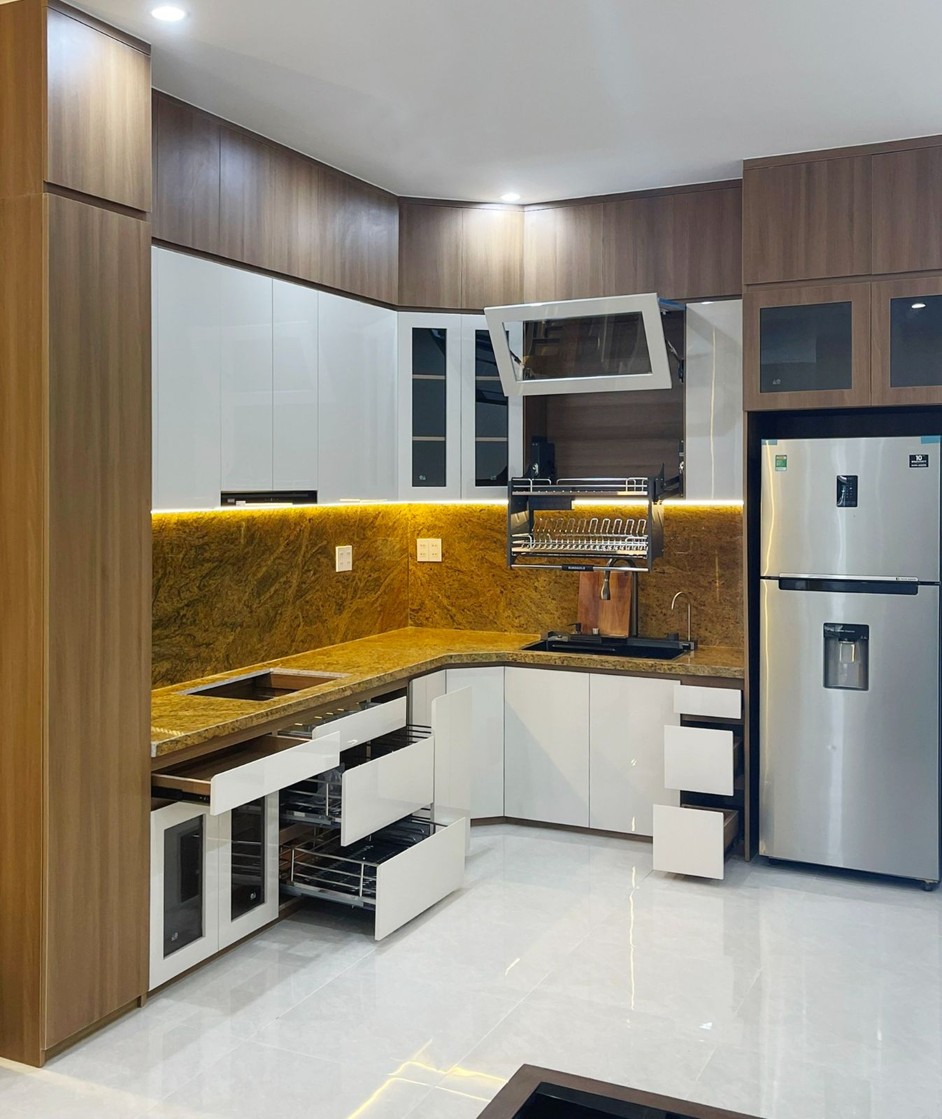 Tủ bếp hiện đại 