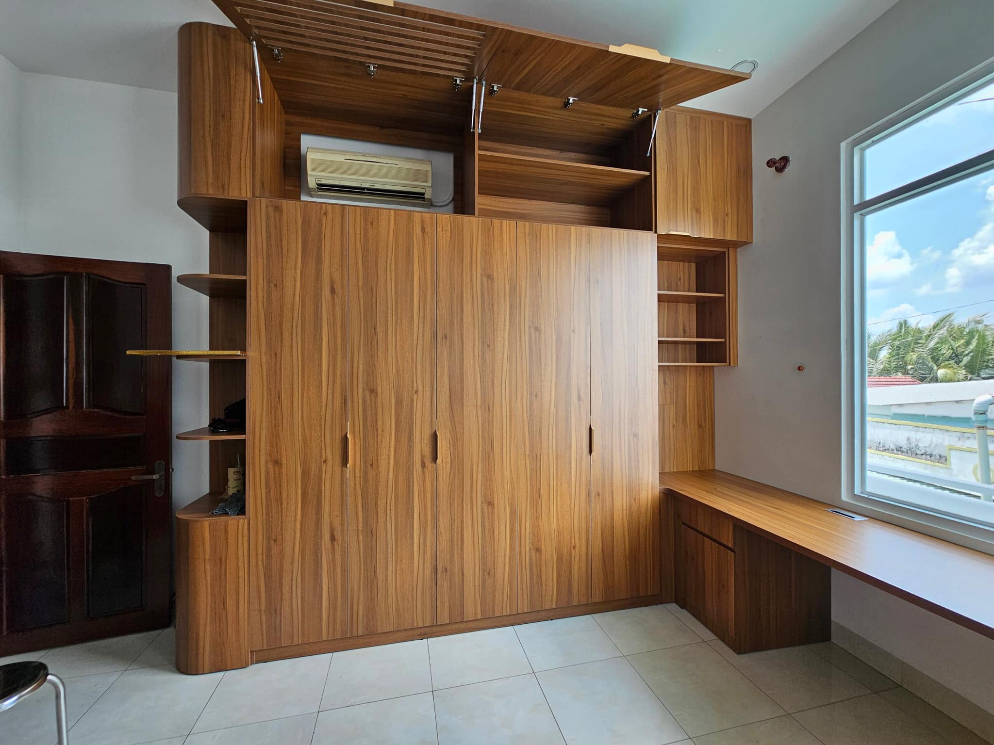 Tủ âm tường kịch trần đa năng