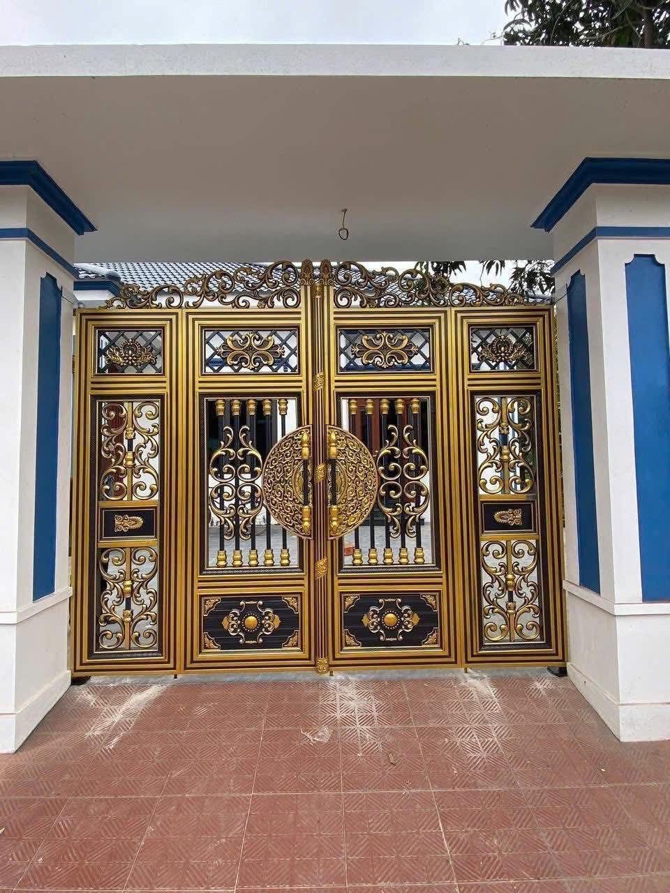 Cổng inox mạ vàng