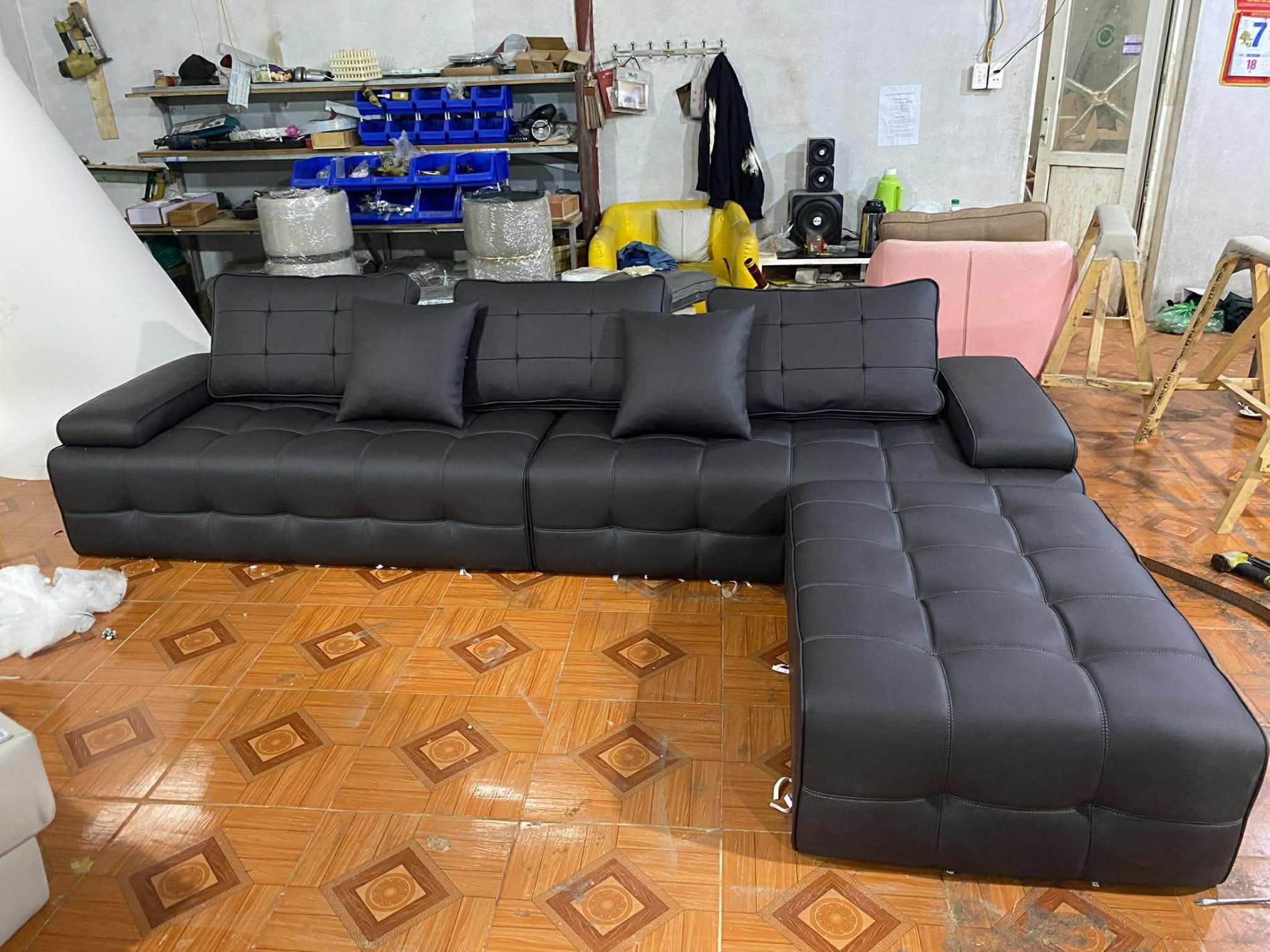Sofa bọc da công nghiệp kiểu dáng chữ L