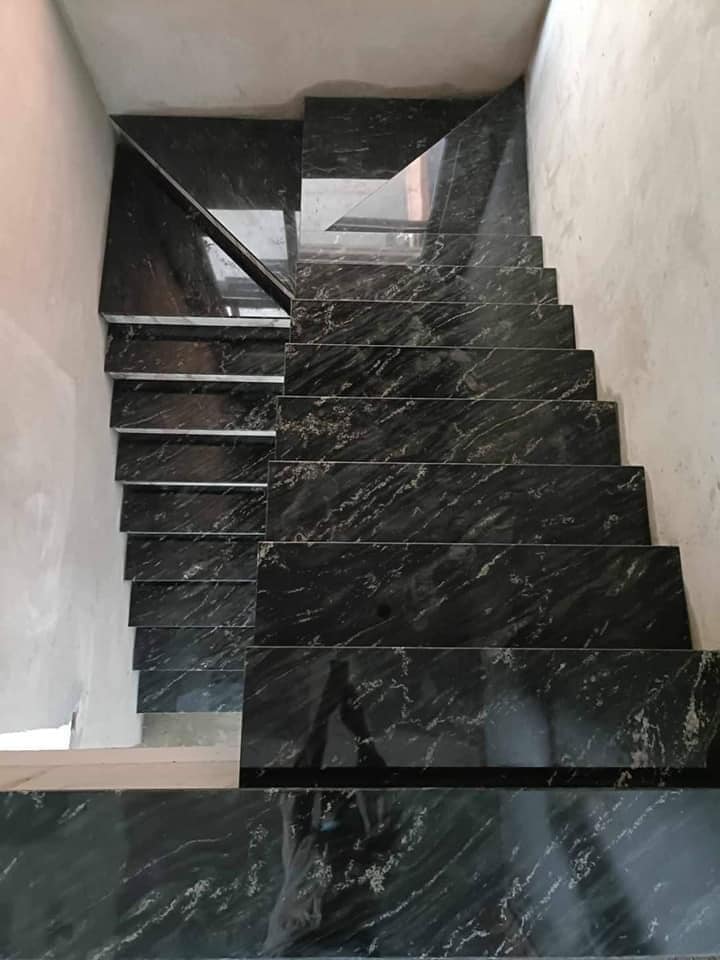 Đá ốp cầu thang