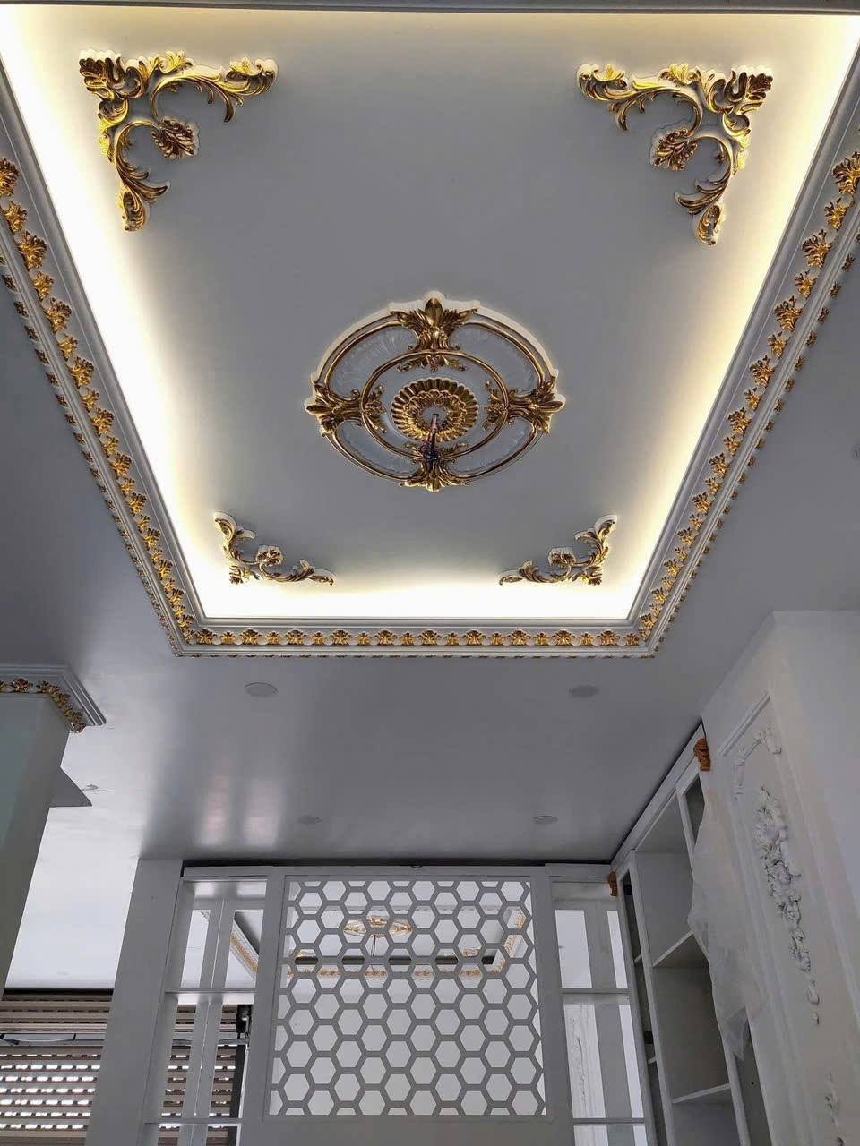 Trần thạch cao giật cấp