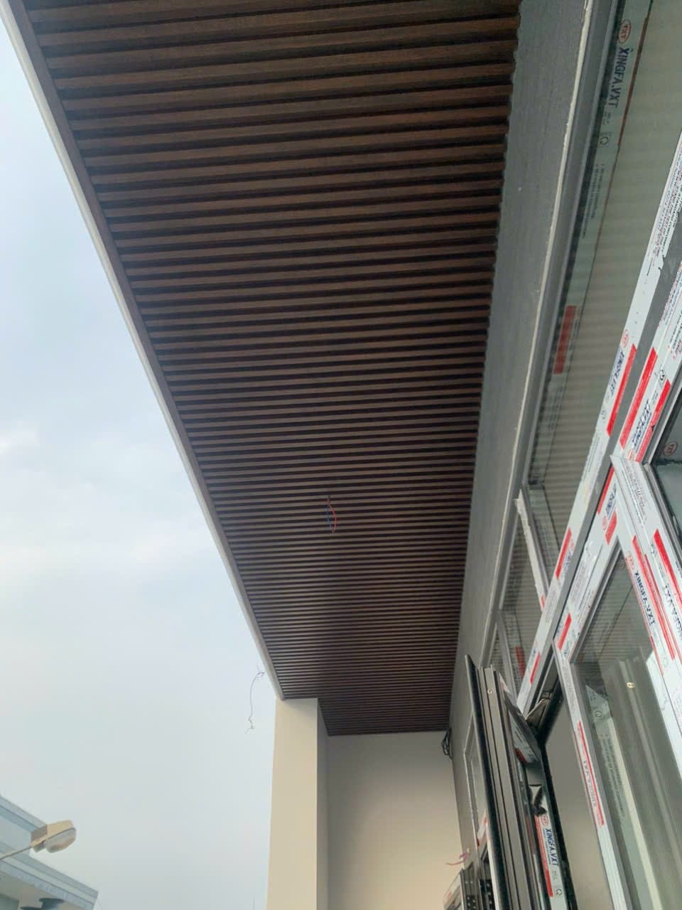Tấm ốp lam sóng ngoài trời