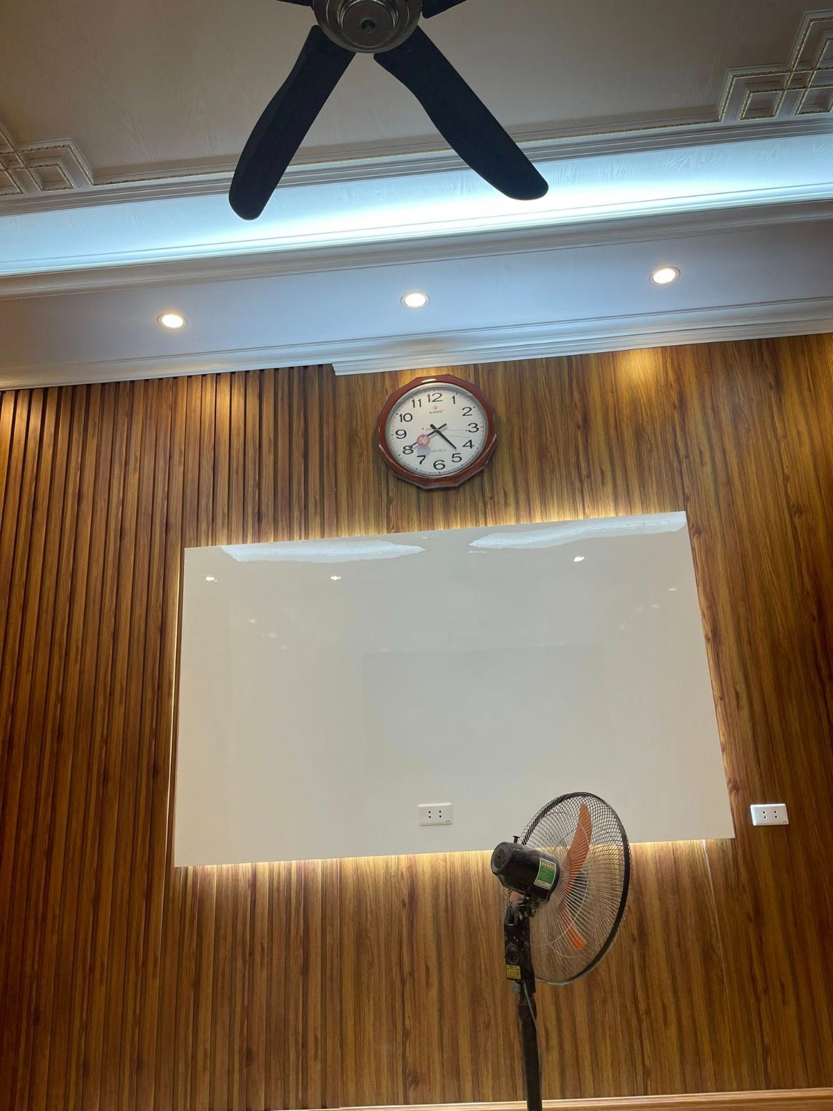 Tấm ốp nhựa vân gỗ Nano