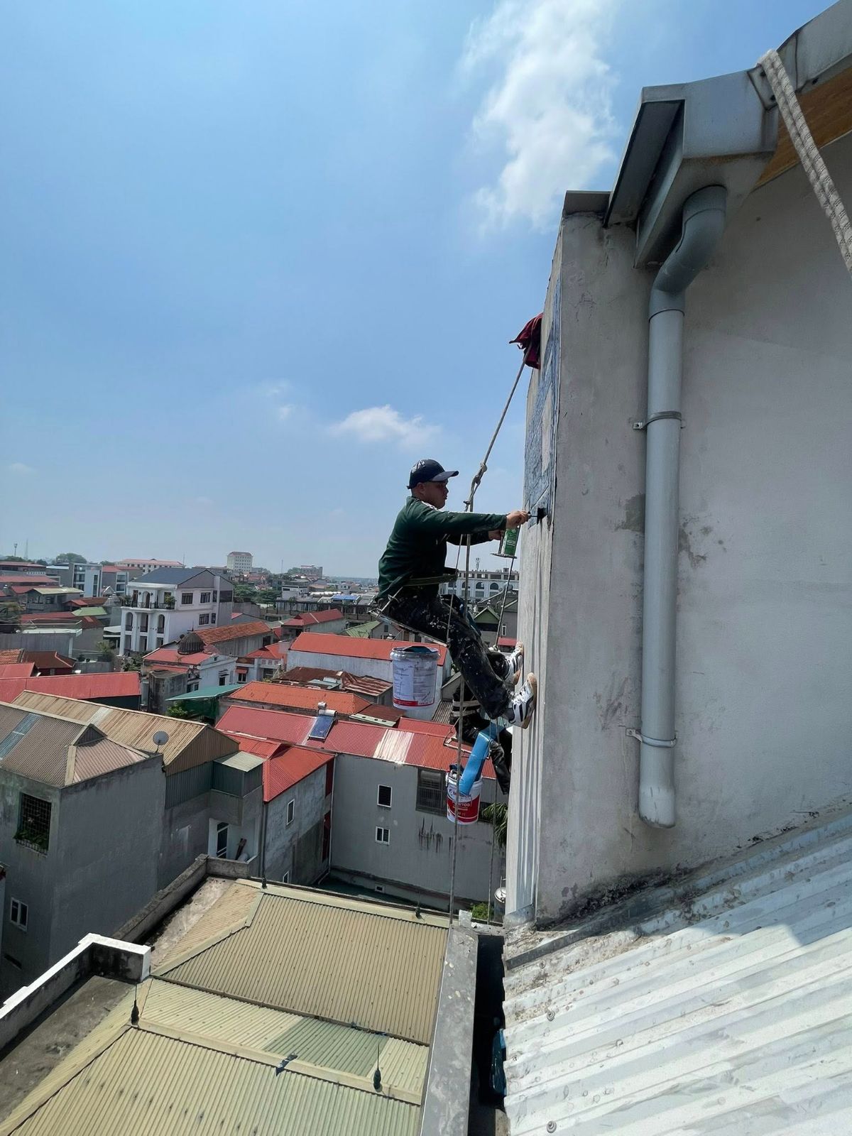Chống thấm tường ngoài nhà cao tầng