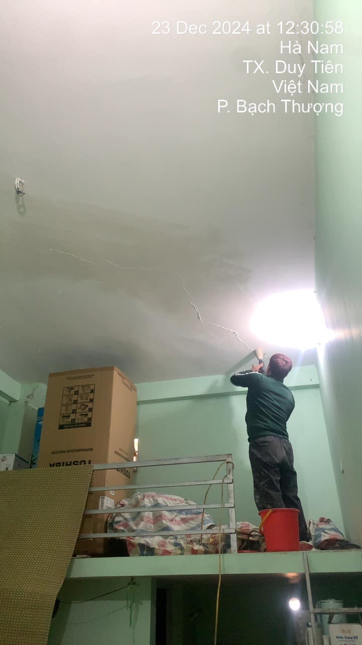 Xử lý trần nhà bị thấm trần nhà