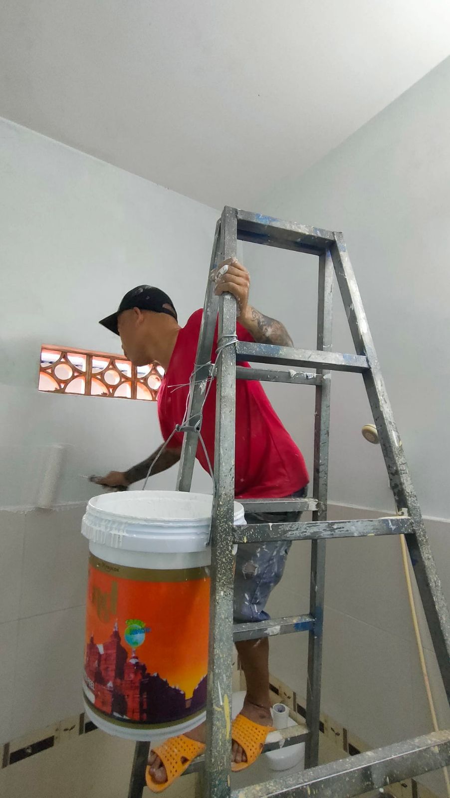 Thi công sơn nhà 