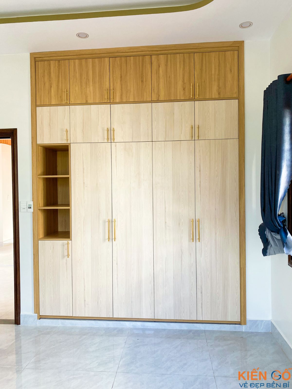 Tủ quần áo âm trần 